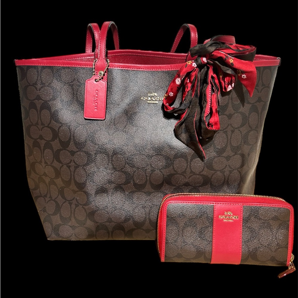 Authentic COACH City Tote In Signature Canvas with matching wallet and scarf
